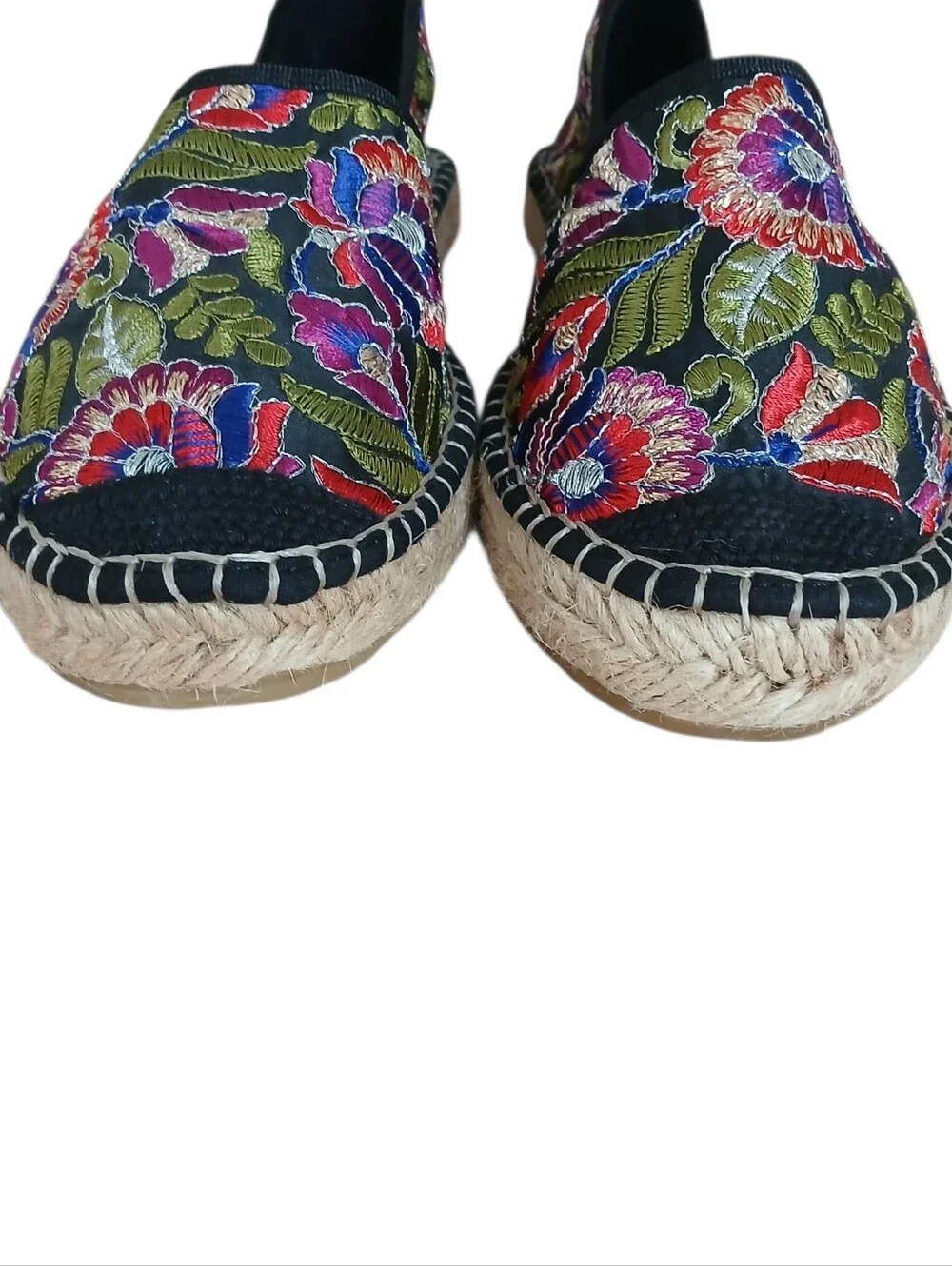 NWOB Fabiolas Handcrafted In Spain Floral Embroidered Espadrilles 8.5/39 Bohemia